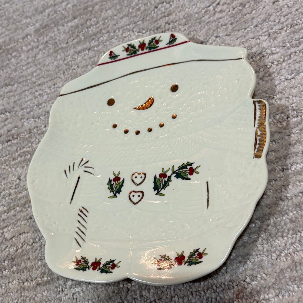 Santa Catch All Decorative Plate with Holly & Gold Accents